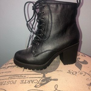 Brand new never worn zigisoho boots!